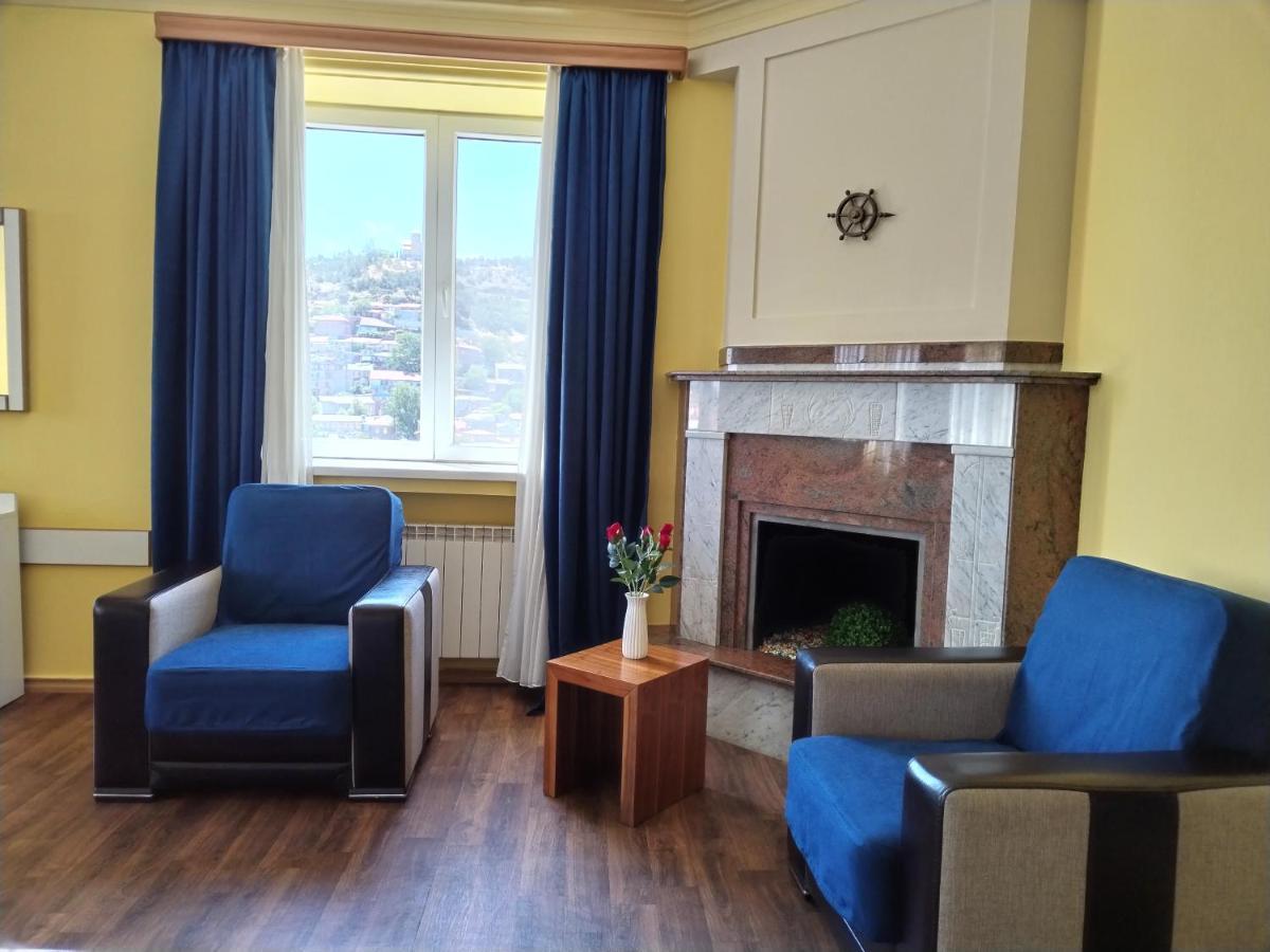 Hotel Blissdom ティビリシ エクステリア 写真