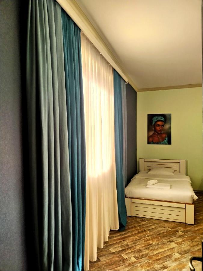 Hotel Blissdom ティビリシ エクステリア 写真