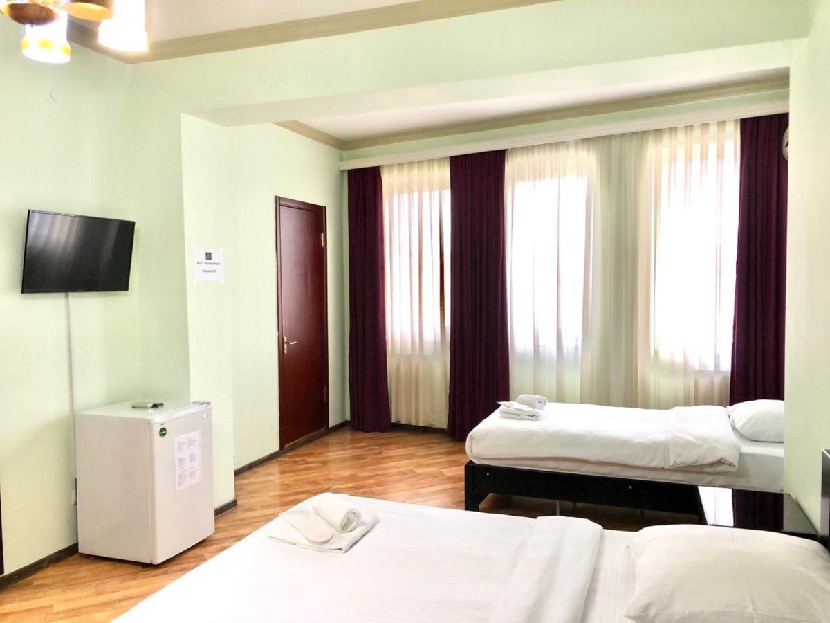 Hotel Blissdom ティビリシ エクステリア 写真